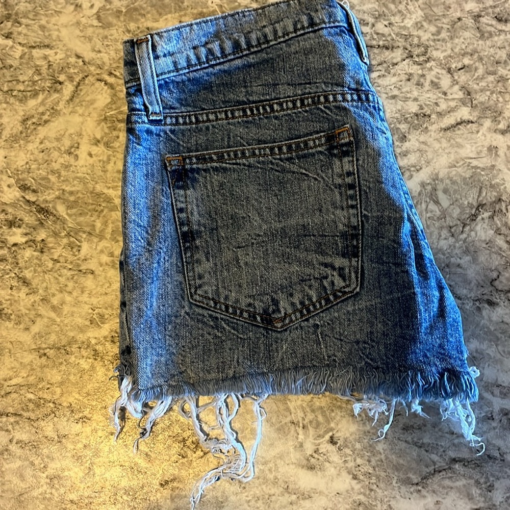 Gap 1969 3” Distressed Denim Shorts - Picture 2 of 3